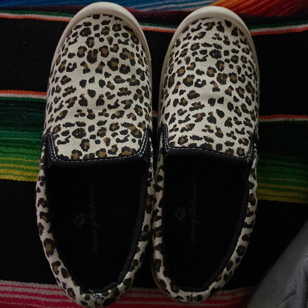 Tommy Bahamas slip on shoes